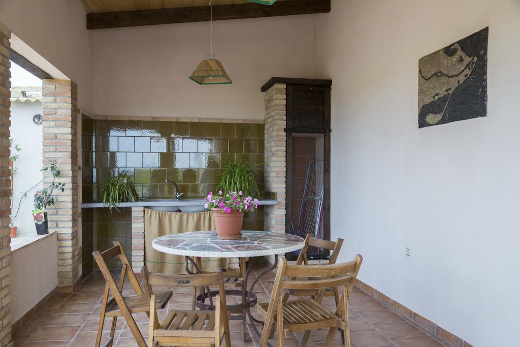 Hostal Casa La Tora Deltebre Exterior foto